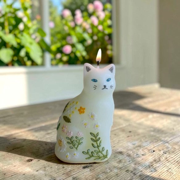 The Hand-Painted Botanical Kawaii "Maneki-Neko" Fortune Cat Candle