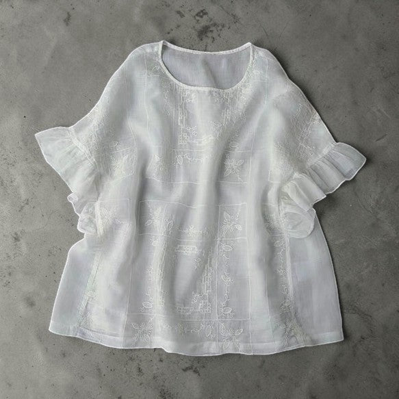 Der Couture-Hauch: Premium bestickte Leinen-Rüschenbluse