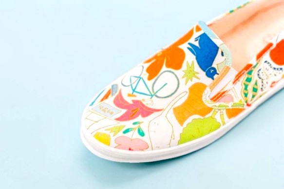 Der Island Breeze Slip-On: Einzigartige Canvas-Schuhe als Textilkunst
