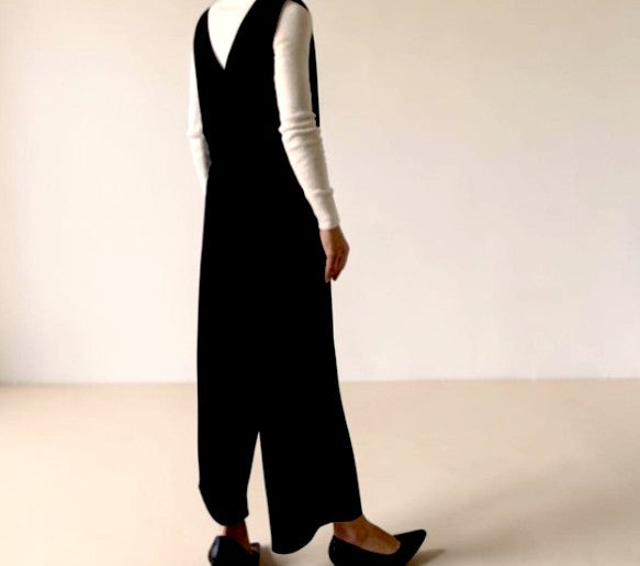 The Stressfree All-In-One: Architectural Poncte Jumpsuit for the Modern Professional