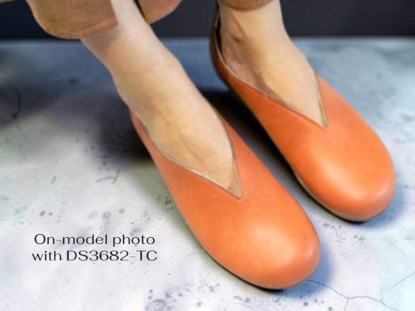 The Architecture of Elegance: Bespoke V-Cut Flannel & Linen Comfort Shoes
