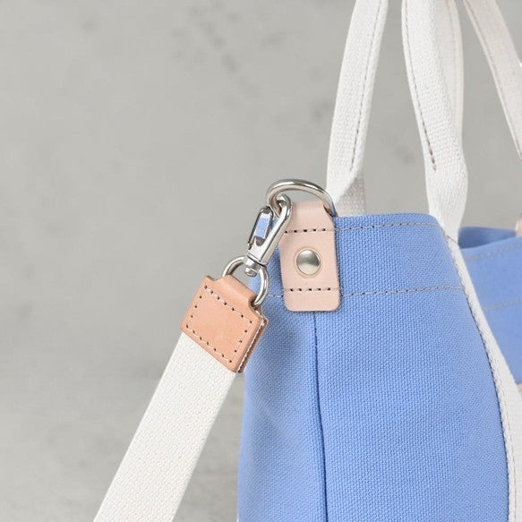 The Azure Canvas: Handgefertigter Premium-Canvas aus Japan & Himeji-Leder 2WAY-Tasche